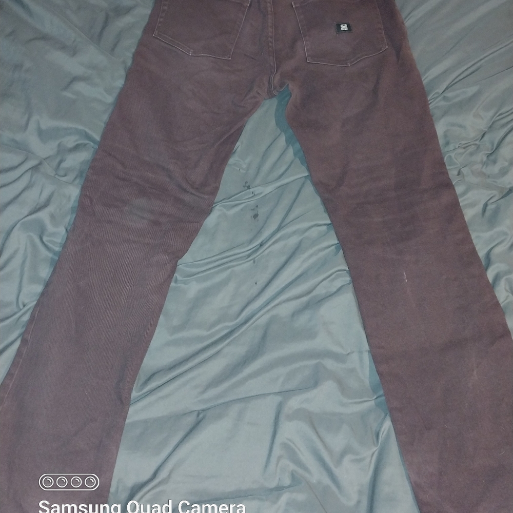 2 pair of krew 32x30 2 pair of empyre 32x30 jeans